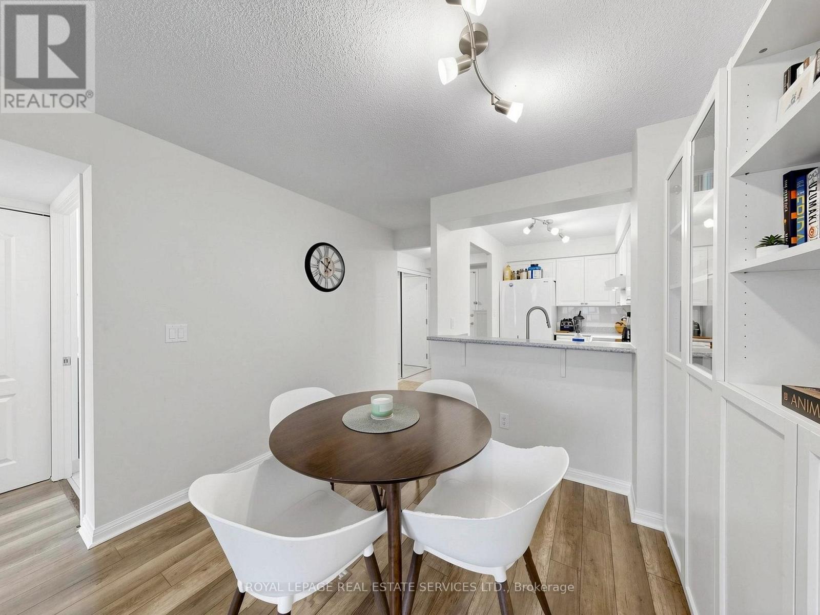 203 - 398 Eglinton Avenue, Toronto, Ontario  M4P 3H8 - Photo 17 - C13153858