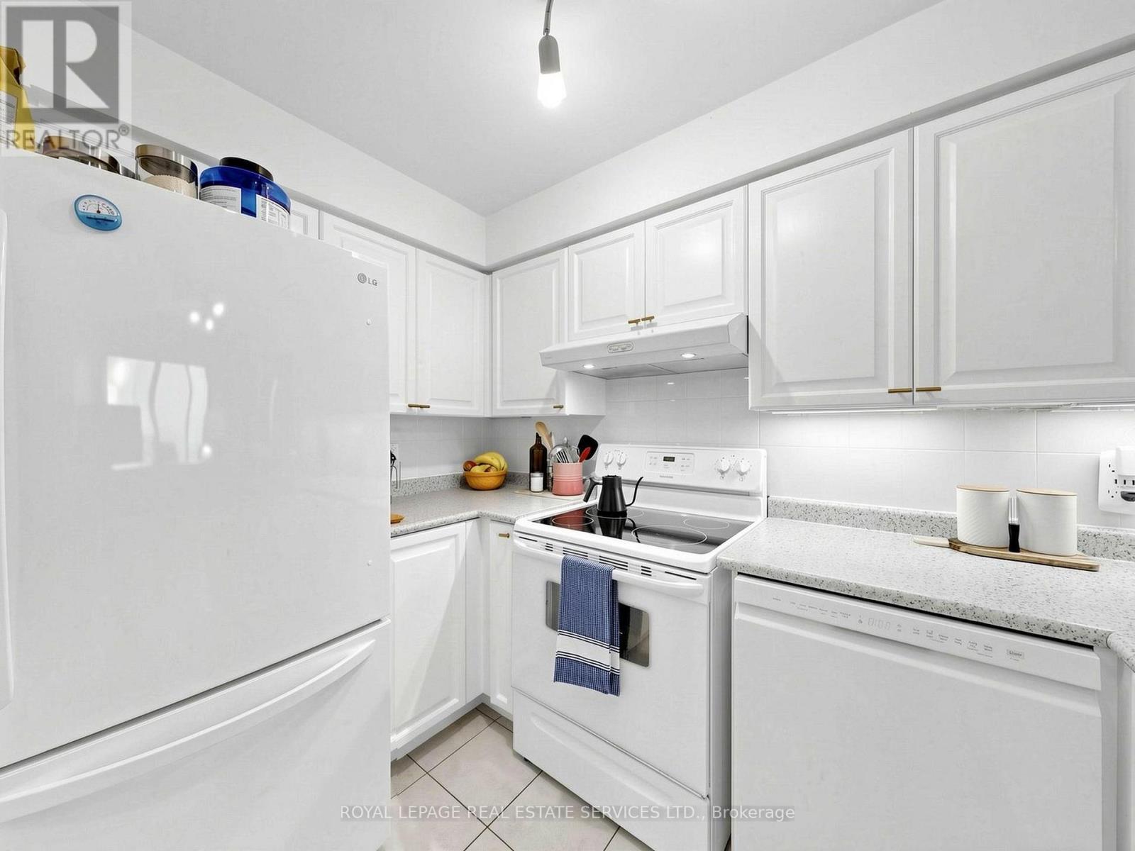 203 - 398 Eglinton Avenue, Toronto, Ontario  M4P 3H8 - Photo 19 - C13153858
