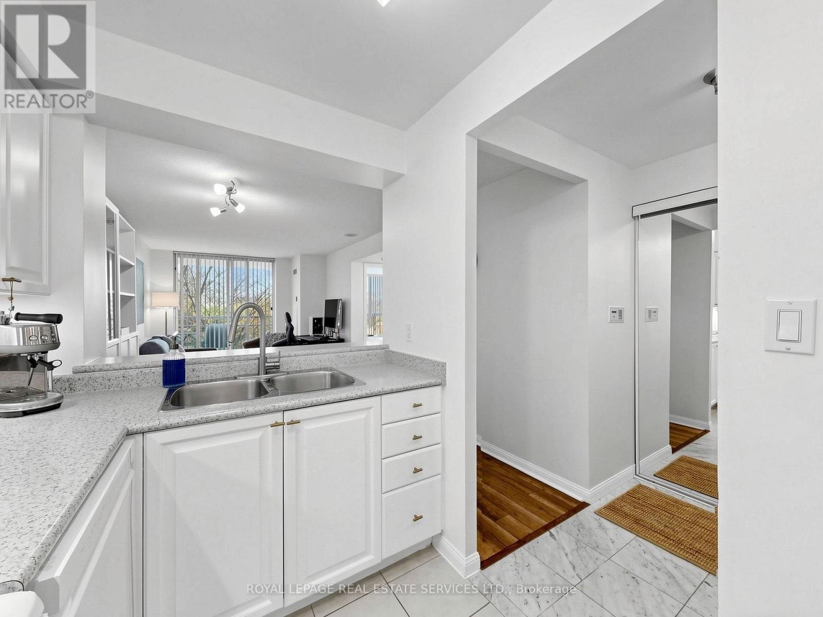 203 - 398 Eglinton Avenue, Toronto, Ontario  M4P 3H8 - Photo 23 - C13153858