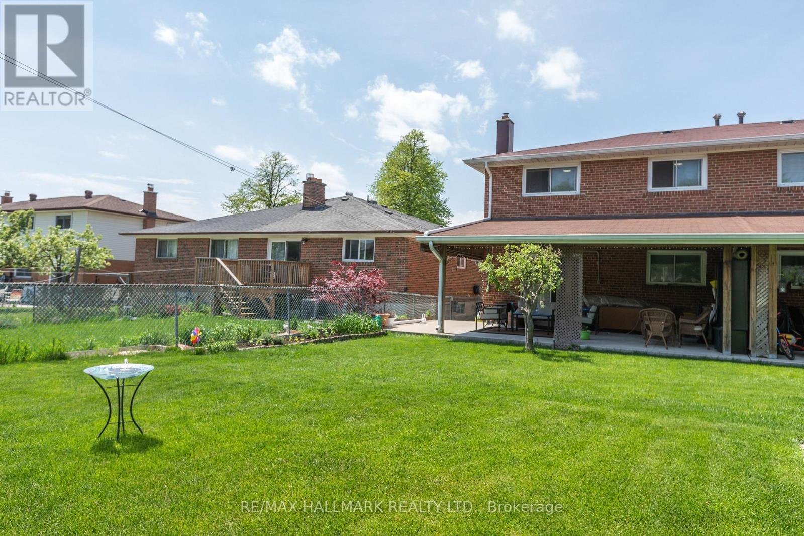 Upper - 243 Apache Trail, Toronto, Ontario  M2H 2W3 - Photo 1 - C13153878