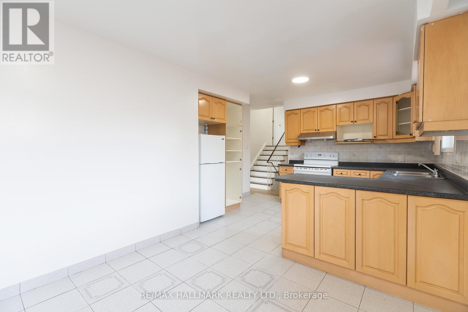 Upper - 243 Apache Trail, Toronto, Ontario  M2H 2W3 - Photo 10 - C13153878