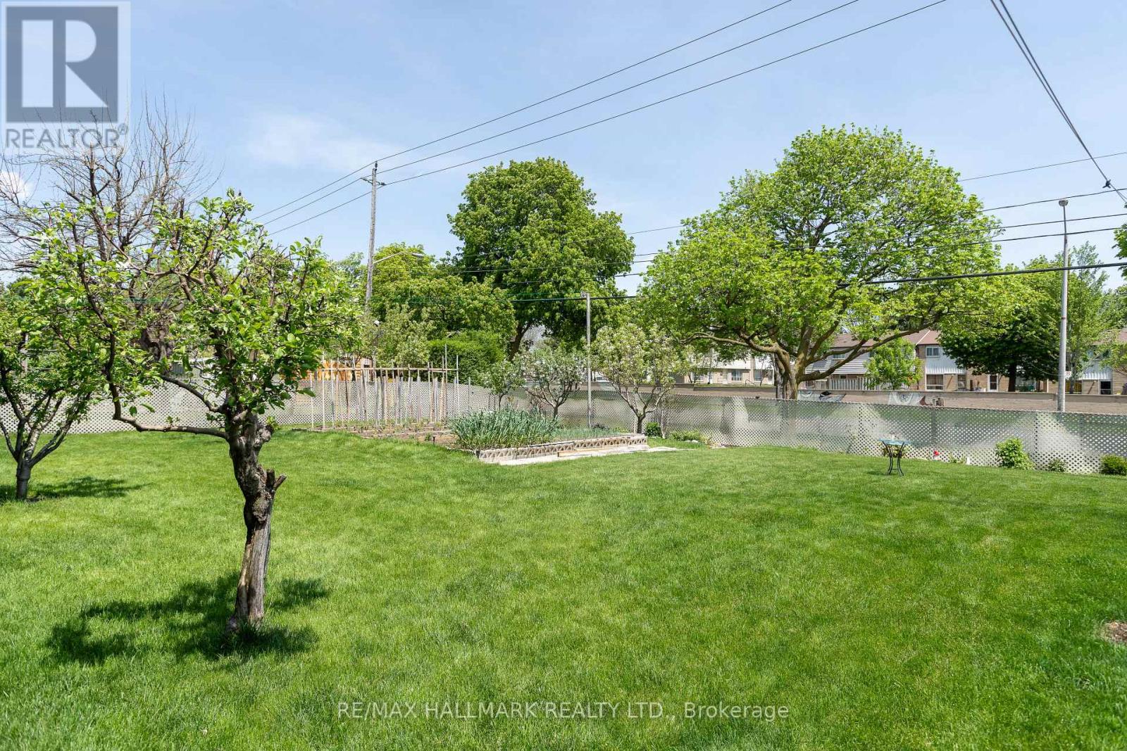 Upper - 243 Apache Trail, Toronto, Ontario  M2H 2W3 - Photo 21 - C13153878