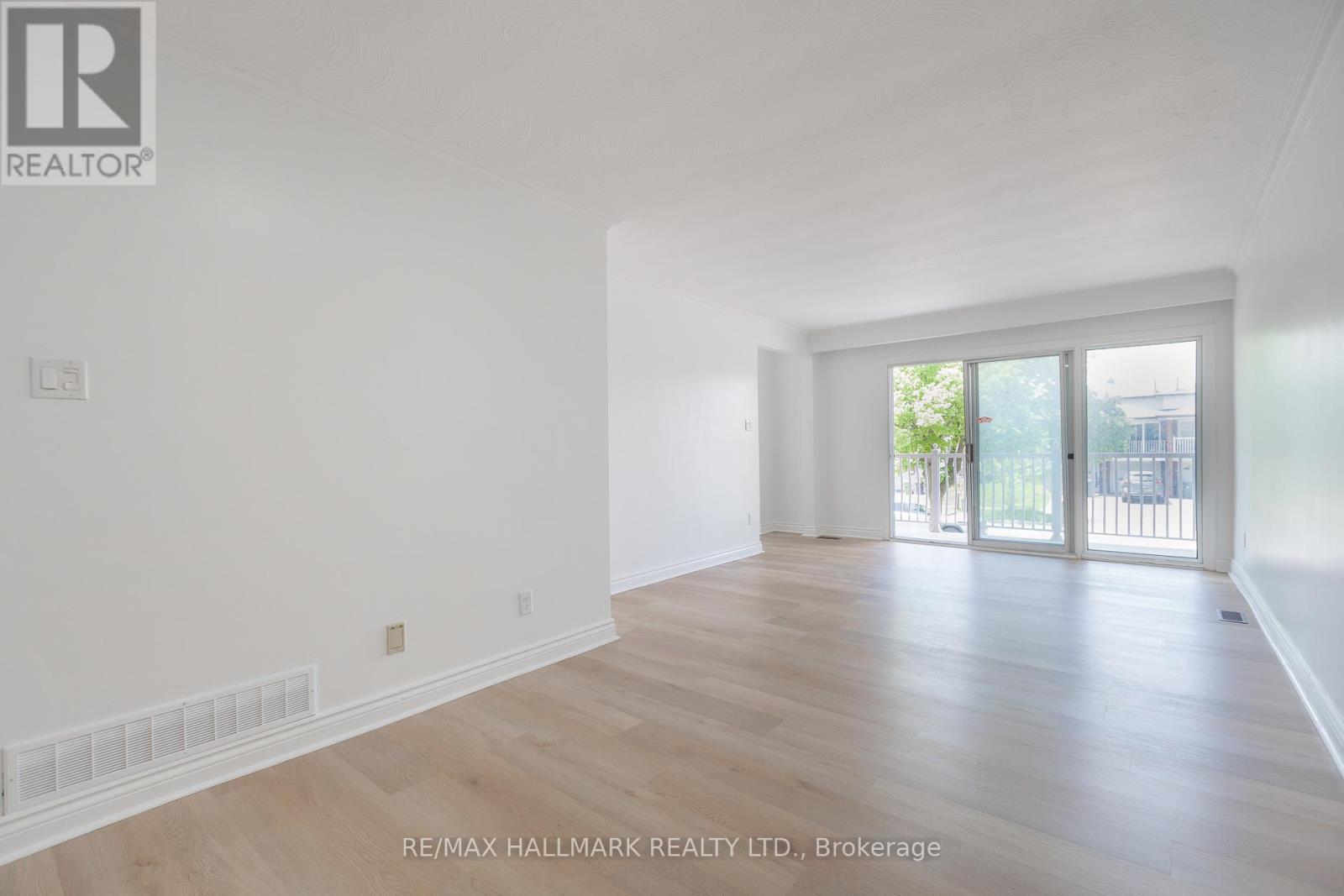 Upper - 243 Apache Trail, Toronto, Ontario  M2H 2W3 - Photo 3 - C13153878