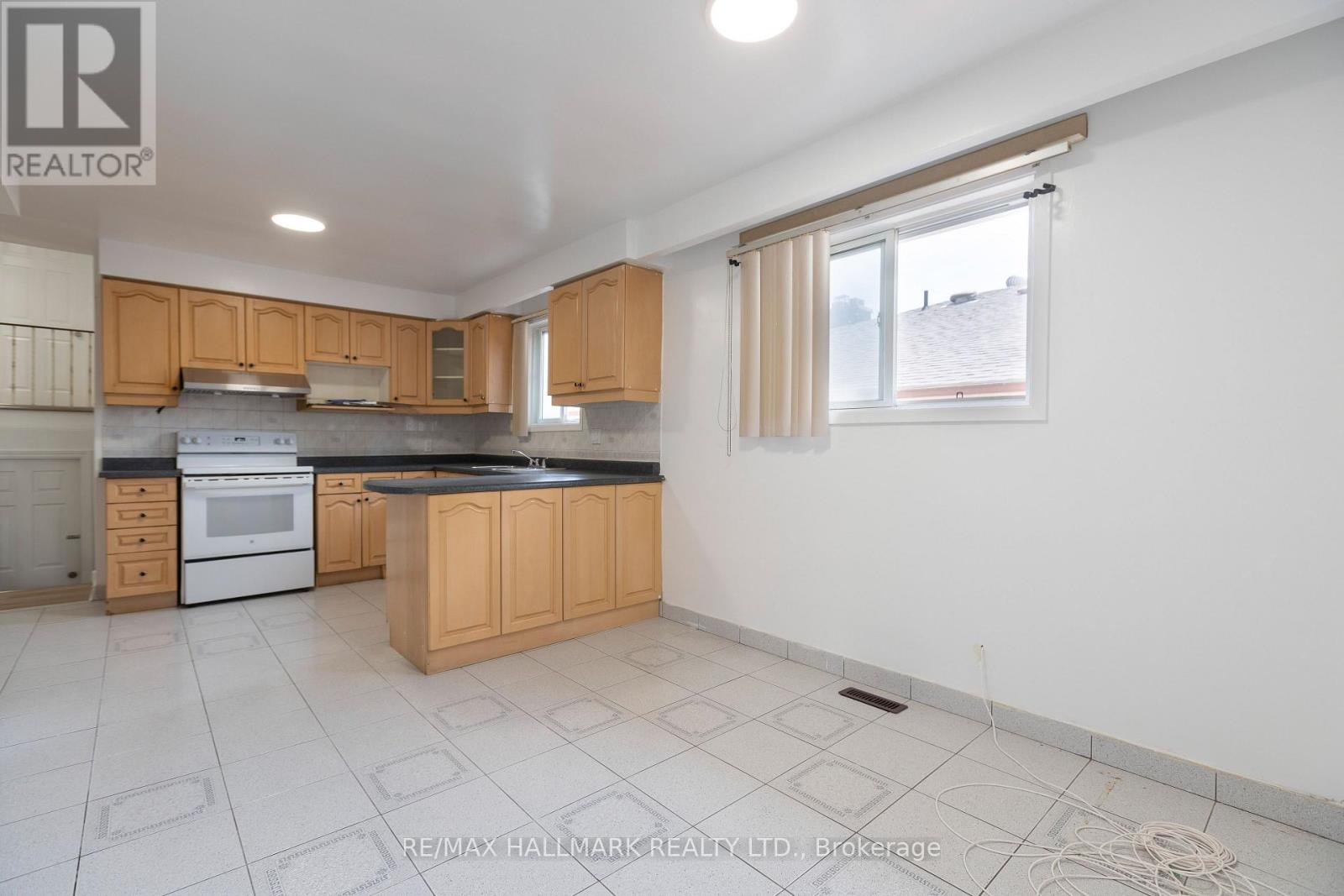 Upper - 243 Apache Trail, Toronto, Ontario  M2H 2W3 - Photo 9 - C13153878