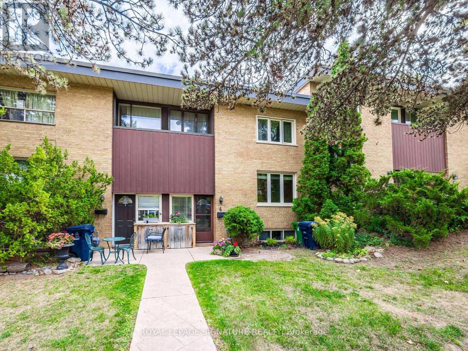 4 BURDOCK LANE, Toronto, Ontario