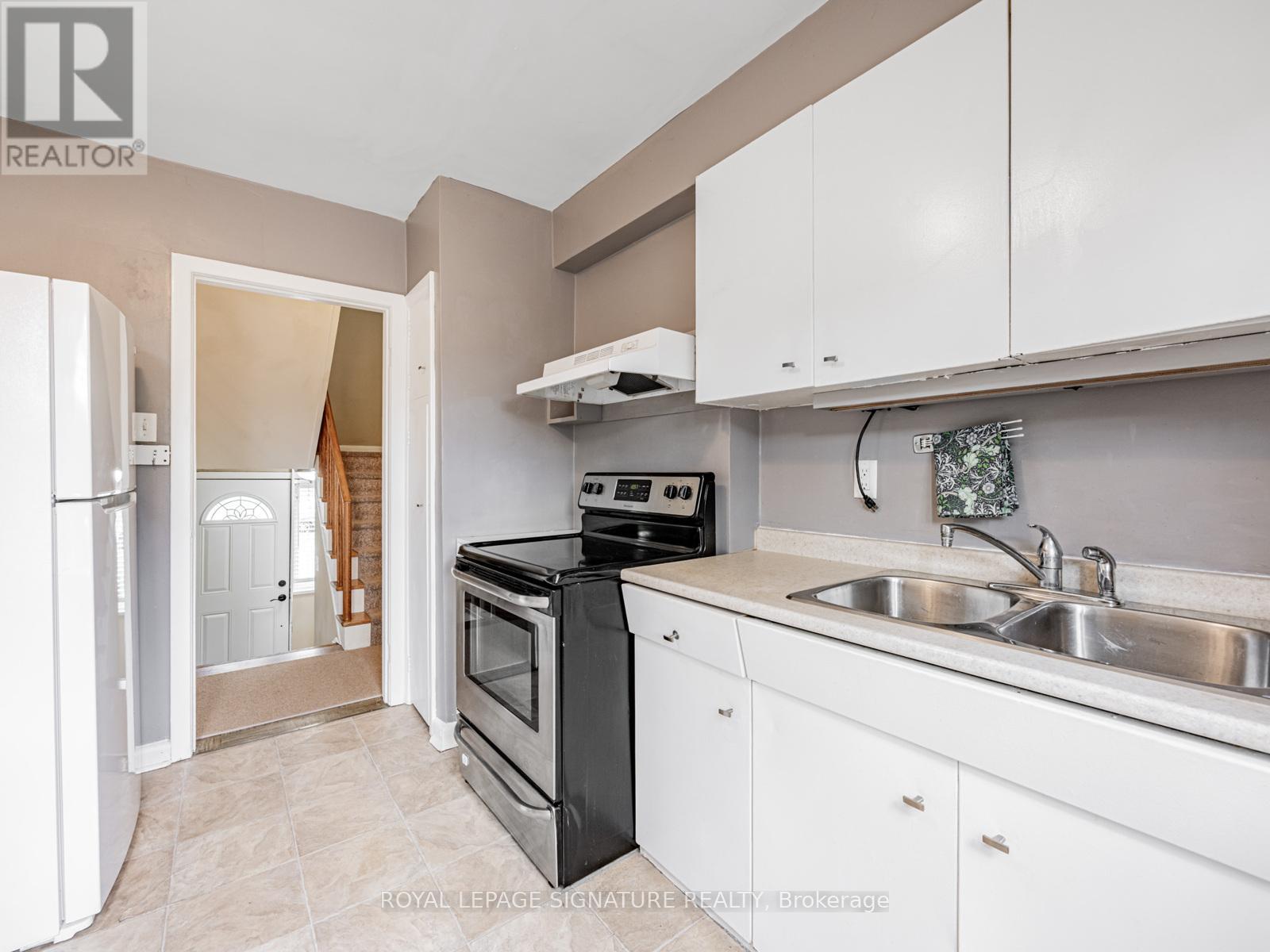 4 Burdock Lane, Toronto, Ontario  M3C 2G5 - Photo 15 - C13154074