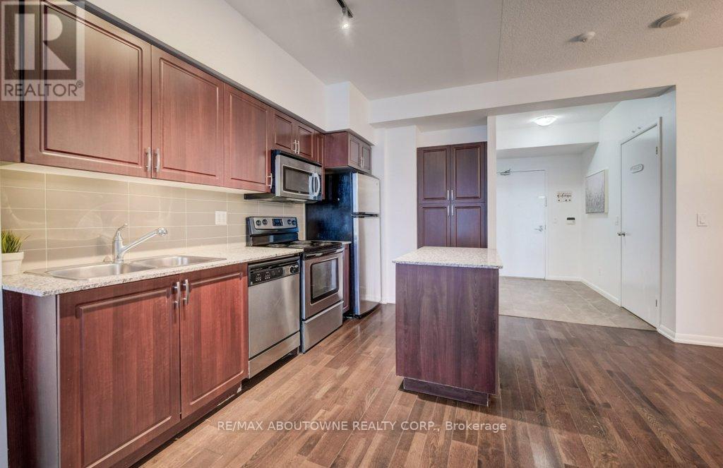 3008 - 215 Fort York Boulevard, Toronto, Ontario  M5V 4A2 - Photo 6 - C13154212