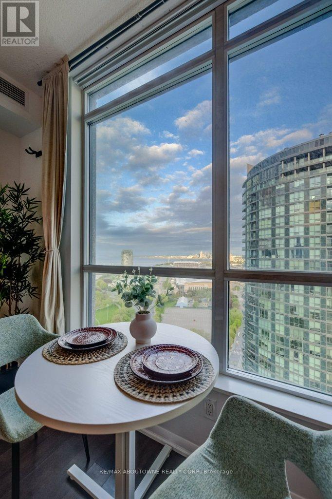 3008 - 215 Fort York Boulevard, Toronto, Ontario  M5V 4A2 - Photo 9 - C13154212