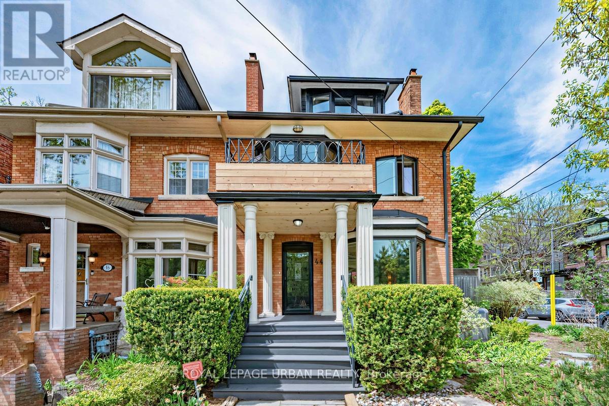 <div class="slider-price">$1,800,000</div><p>44 Austin Terrace, Toronto, Ontario</p>
