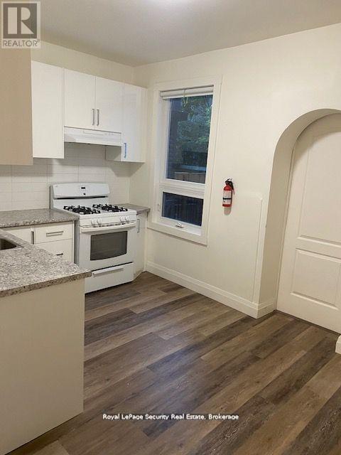 Main - 6 Rusholme Park Crescent, Toronto, Ontario  M6J 2C9 - Photo 4 - C13154340