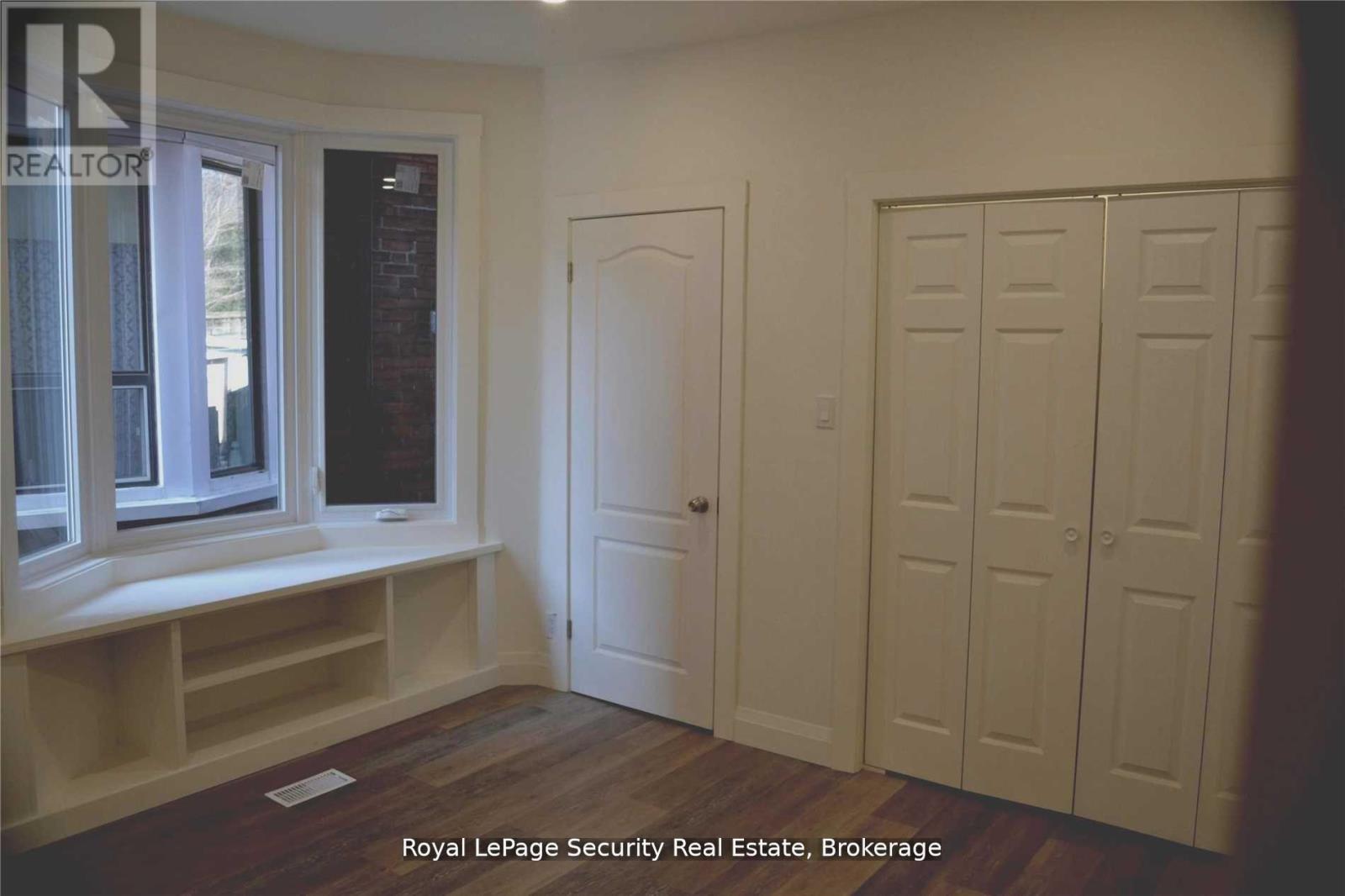 Main - 6 Rusholme Park Crescent, Toronto, Ontario  M6J 2C9 - Photo 5 - C13154340