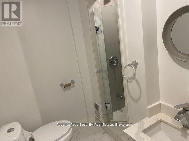 Main - 6 Rusholme Park Crescent, Toronto, Ontario  M6J 2C9 - Photo 7 - C13154340