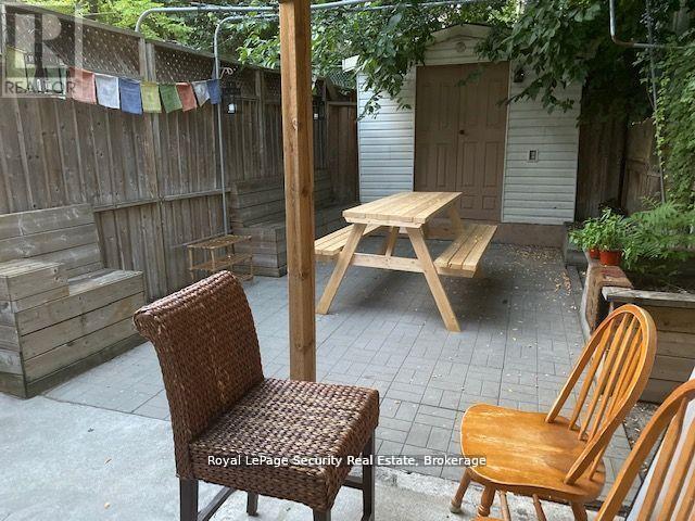 Main - 6 Rusholme Park Crescent, Toronto, Ontario  M6J 2C9 - Photo 9 - C13154340