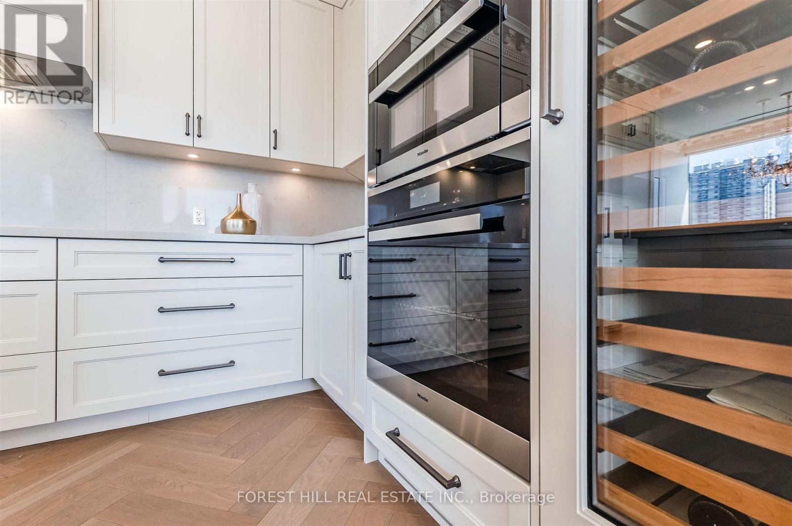 602 - 128 Hazelton Avenue, Toronto, Ontario  M5R 2E2 - Photo 12 - C13154350