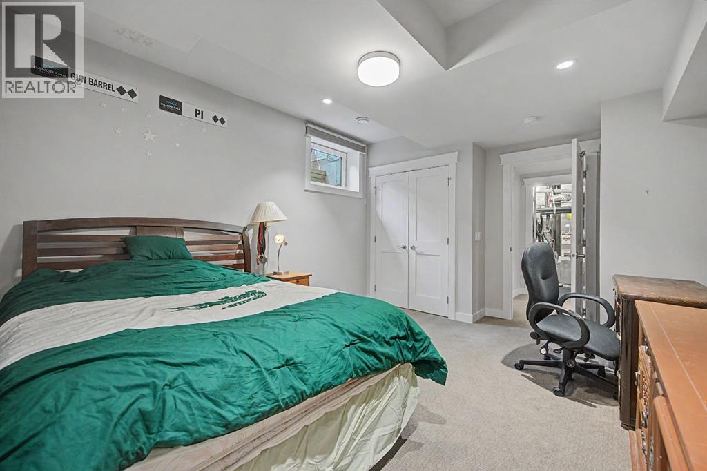 8 Ypres Lane SW, Calgary, Alberta  T2T 6M9 - Photo 27 - A2306239