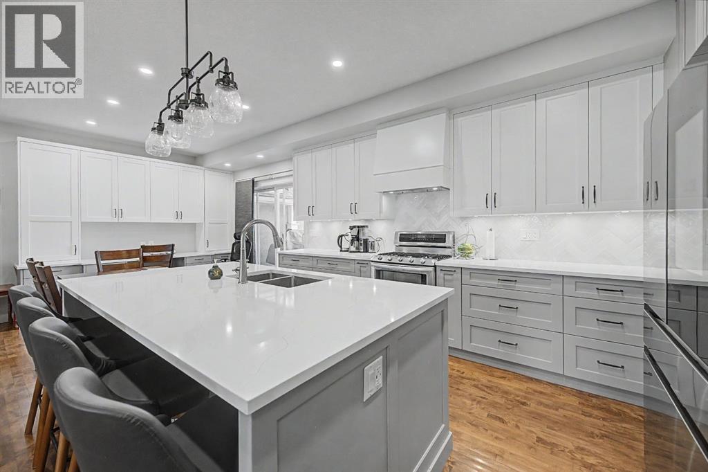 8 Ypres Lane SW, Calgary, Alberta  T2T 6M9 - Photo 4 - A2306239