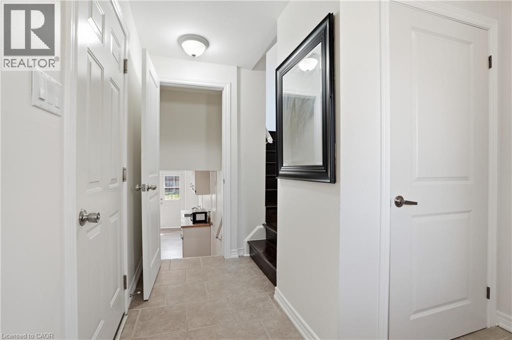 23 Watsons Lane Unit# 10, Dundas, Ontario  L9H 5G9 - Photo 11 - 40831731