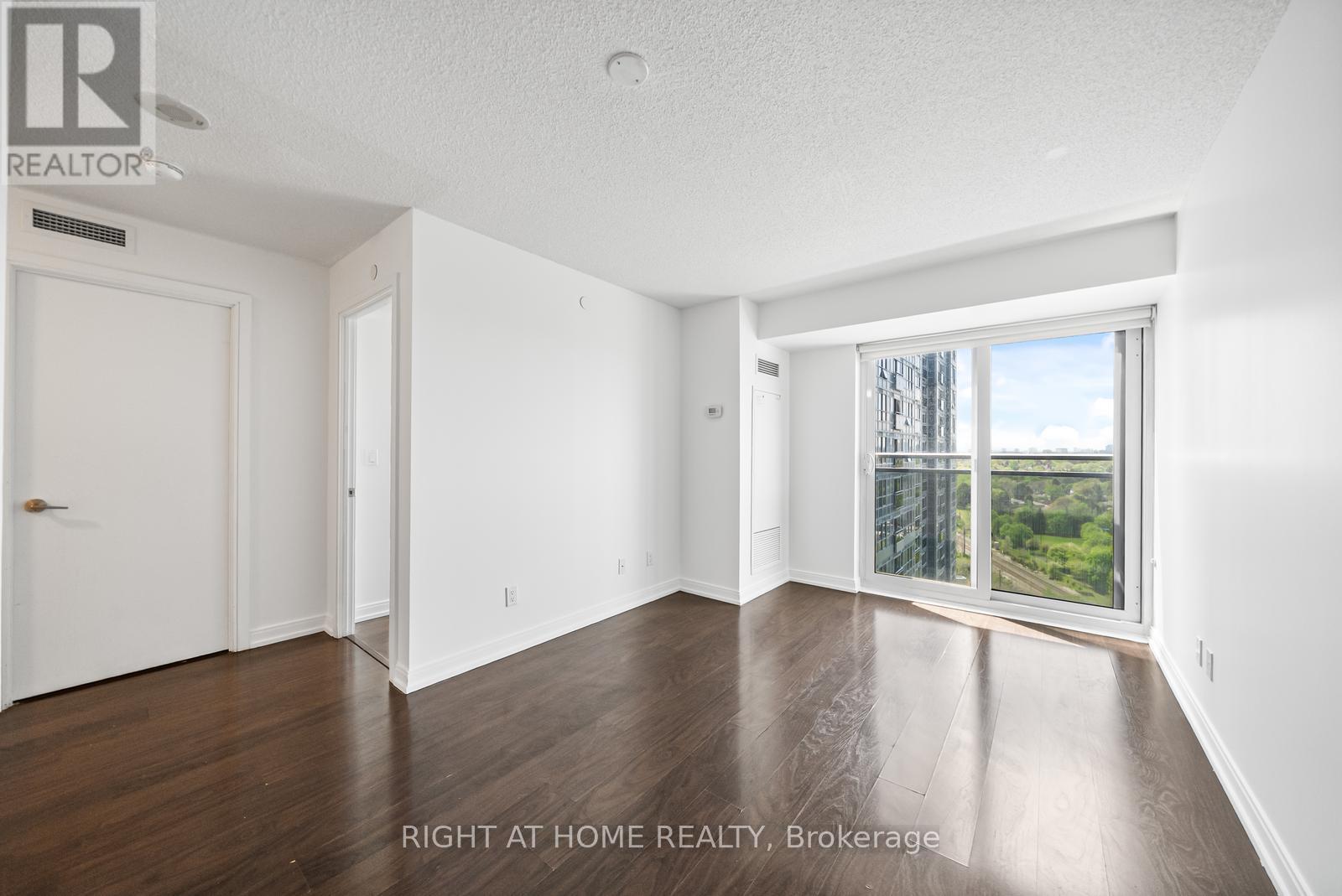 1505 - 255 Village Green Square, Toronto, Ontario  M1S 0L7 - Photo 5 - E13153814