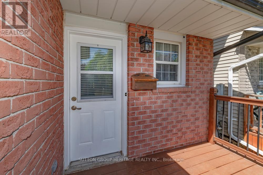1418 Palmetto Drive, Oshawa, Ontario  L1K 1N2 - Photo 2 - E13154140