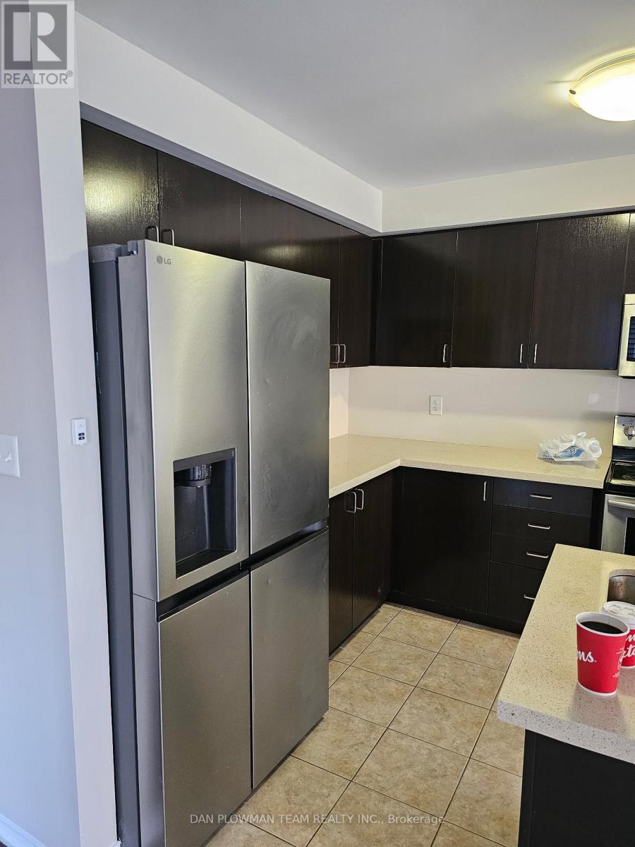 150 Dance Act Avenue, Oshawa, Ontario  L1L 0H4 - Photo 6 - E13154376