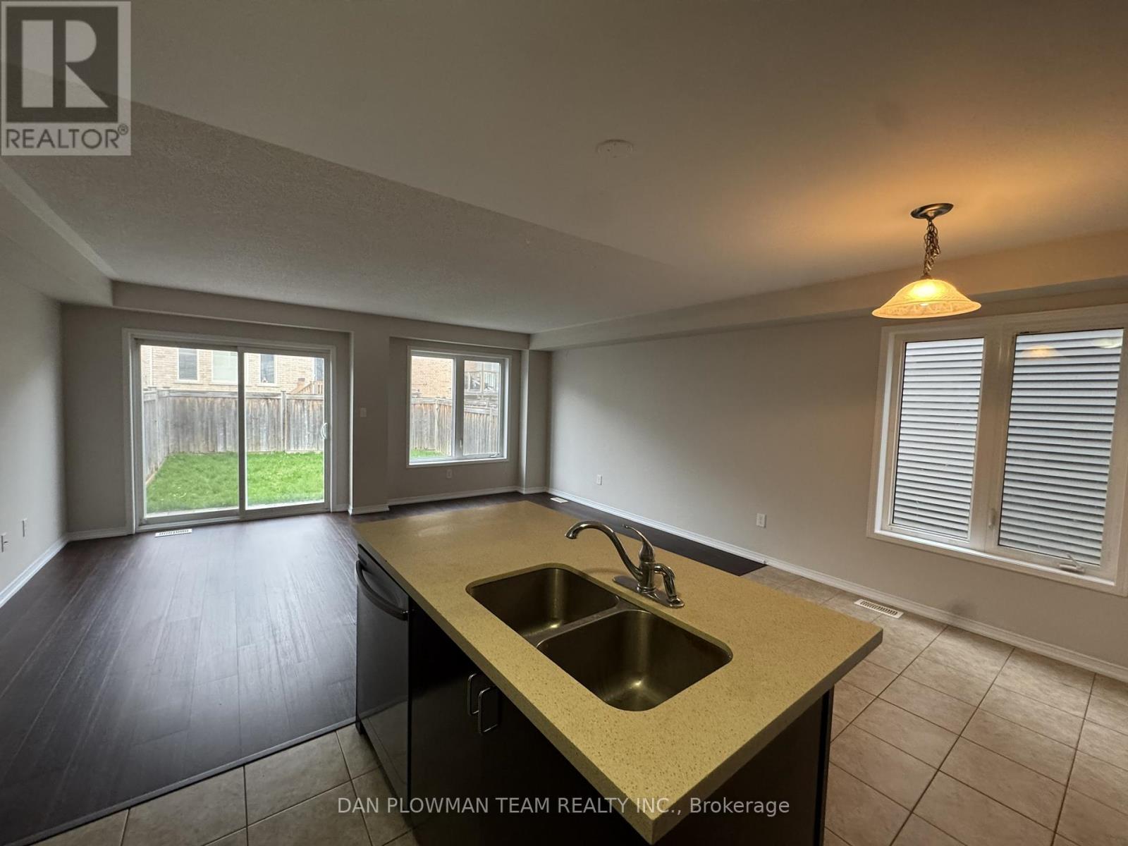 150 Dance Act Avenue, Oshawa, Ontario  L1L 0H4 - Photo 7 - E13154376