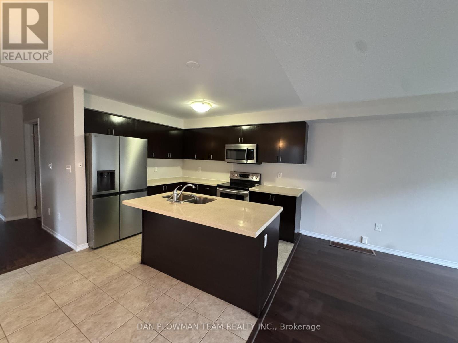 150 Dance Act Avenue, Oshawa, Ontario  L1L 0H4 - Photo 8 - E13154376