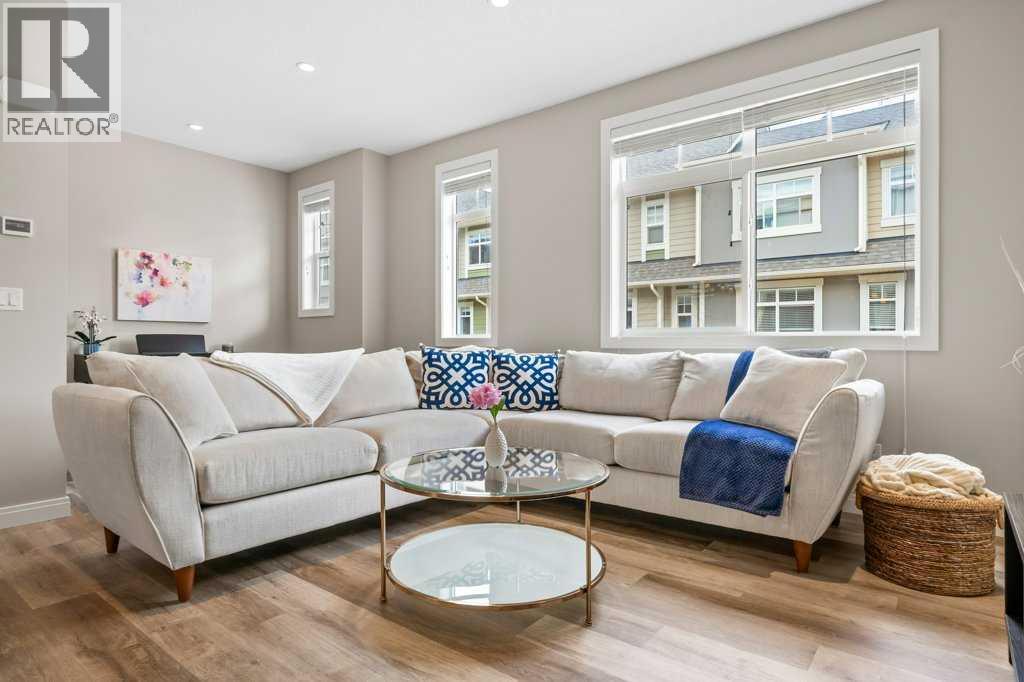205 Wentworth Row SW, Calgary, Alberta  T3H 1Y1 - Photo 5 - A2312427