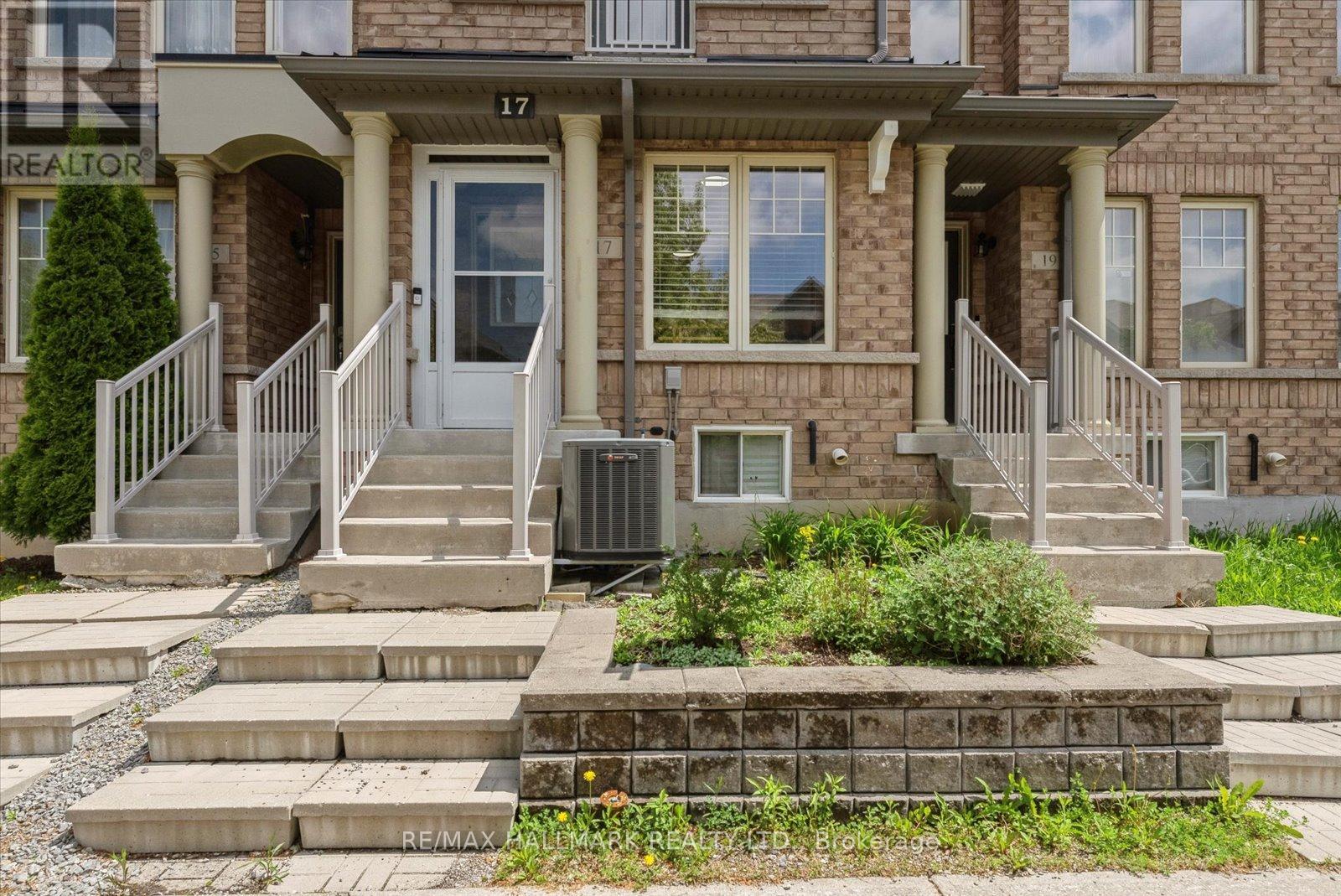 17 Valliere Drive, Markham, Ontario  L6C 0M7 - Photo 2 - N13153778