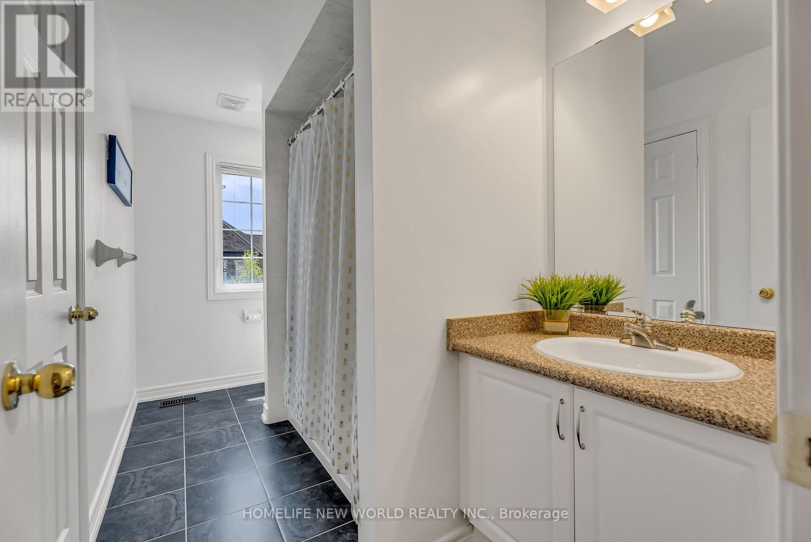 92 Estrella Crescent S, Richmond Hill, Ontario  L4E 0S3 - Photo 43 - N13153900