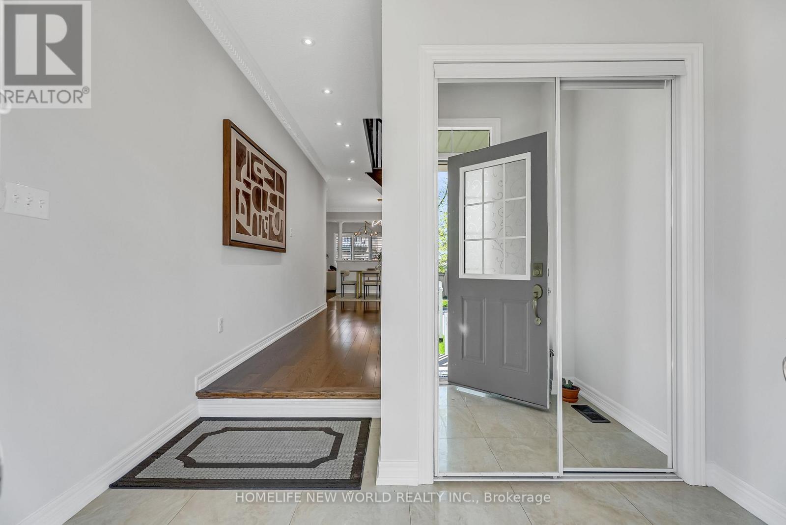 92 Estrella Crescent S, Richmond Hill, Ontario  L4E 0S3 - Photo 5 - N13153900