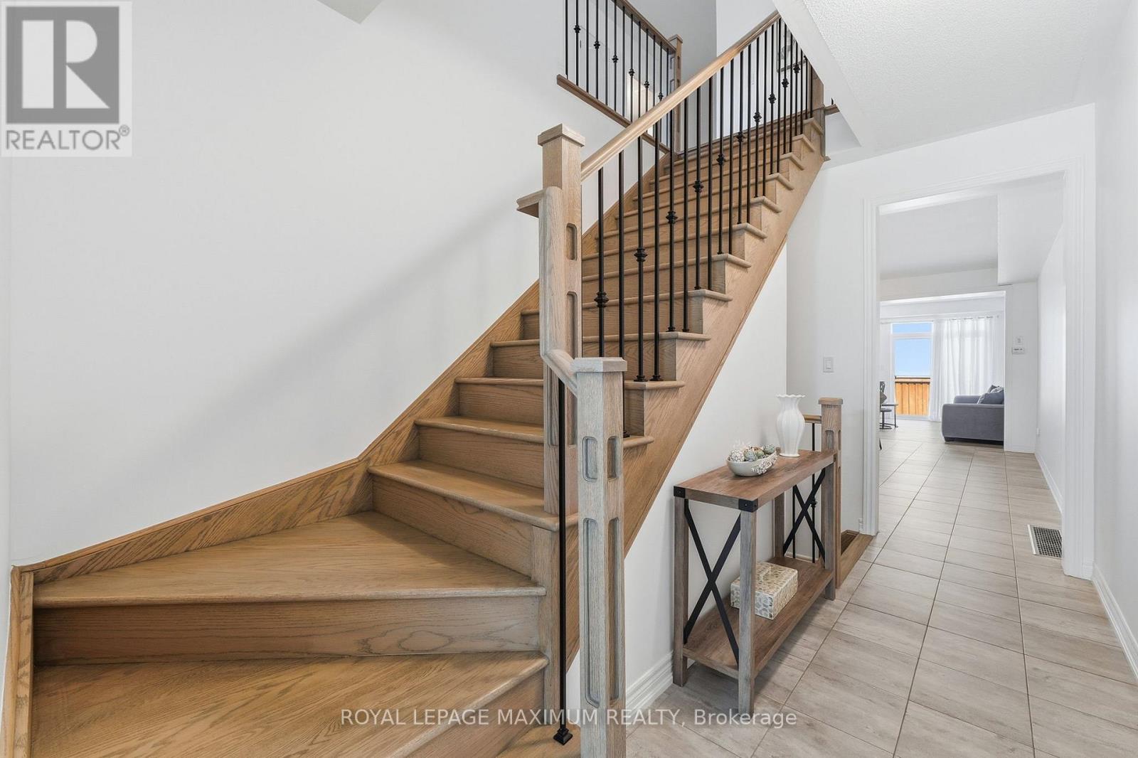 48 Cupples Farm Lane, East Gwillimbury, Ontario  L0G 1M0 - Photo 4 - N13153944