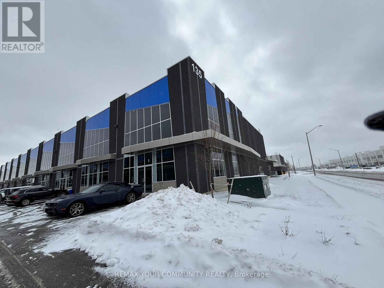 Unit 1 - 135 Addison Hall Circle, Aurora, Ontario L4G 3X8 - Photo 1 - N13153972