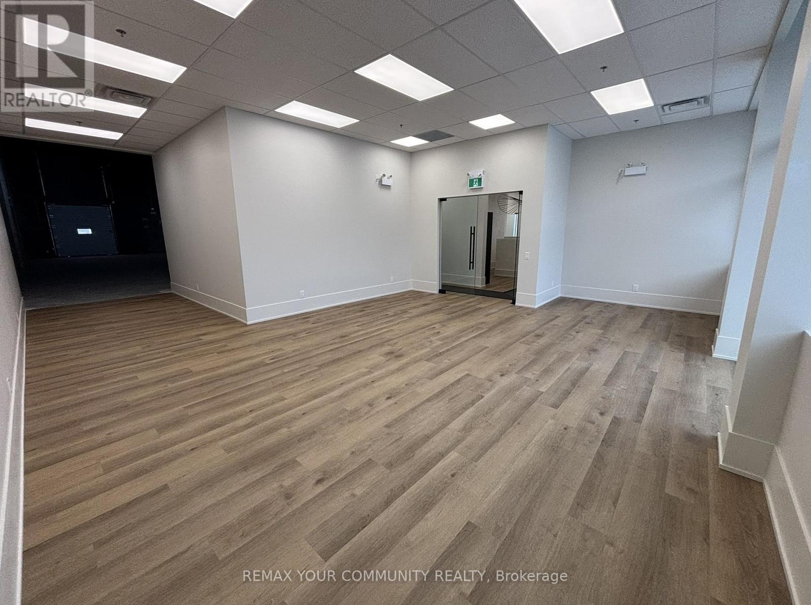 Unit 1 - 135 Addison Hall Circle, Aurora, Ontario L4G 3X8 - Photo 11 - N13153972