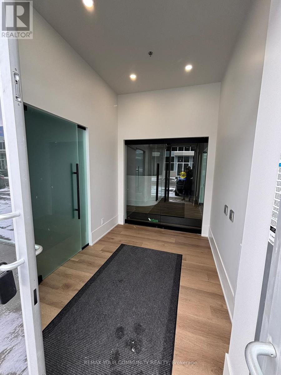 Unit 1 - 135 Addison Hall Circle, Aurora, Ontario L4G 3X8 - Photo 2 - N13153972