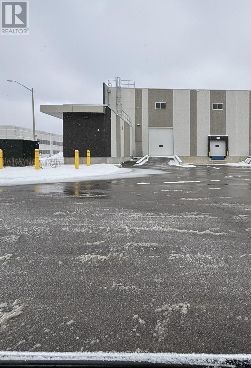 Unit 1 - 135 Addison Hall Circle, Aurora, Ontario L4G 3X8 - Photo 26 - N13153972