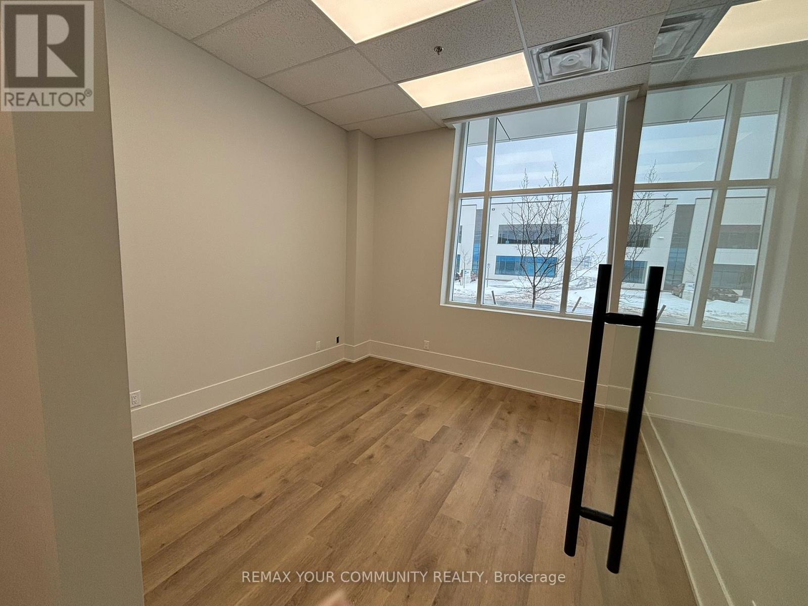 Unit 1 - 135 Addison Hall Circle, Aurora, Ontario L4G 3X8 - Photo 9 - N13153972