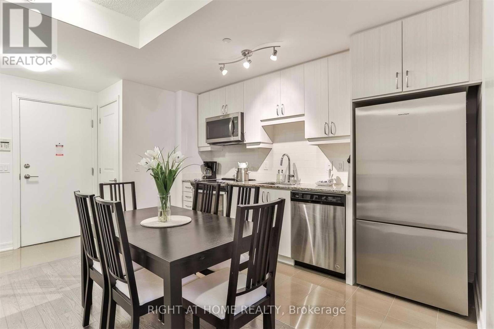 Se320 - 9199 Yonge Street, Richmond Hill, Ontario  L4C 1H7 - Photo 4 - N13154098