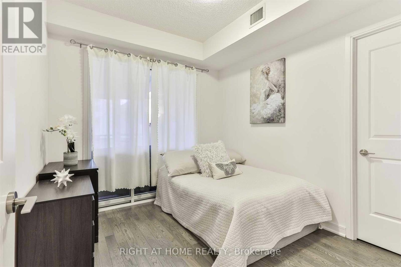 Se320 - 9199 Yonge Street, Richmond Hill, Ontario  L4C 1H7 - Photo 8 - N13154098