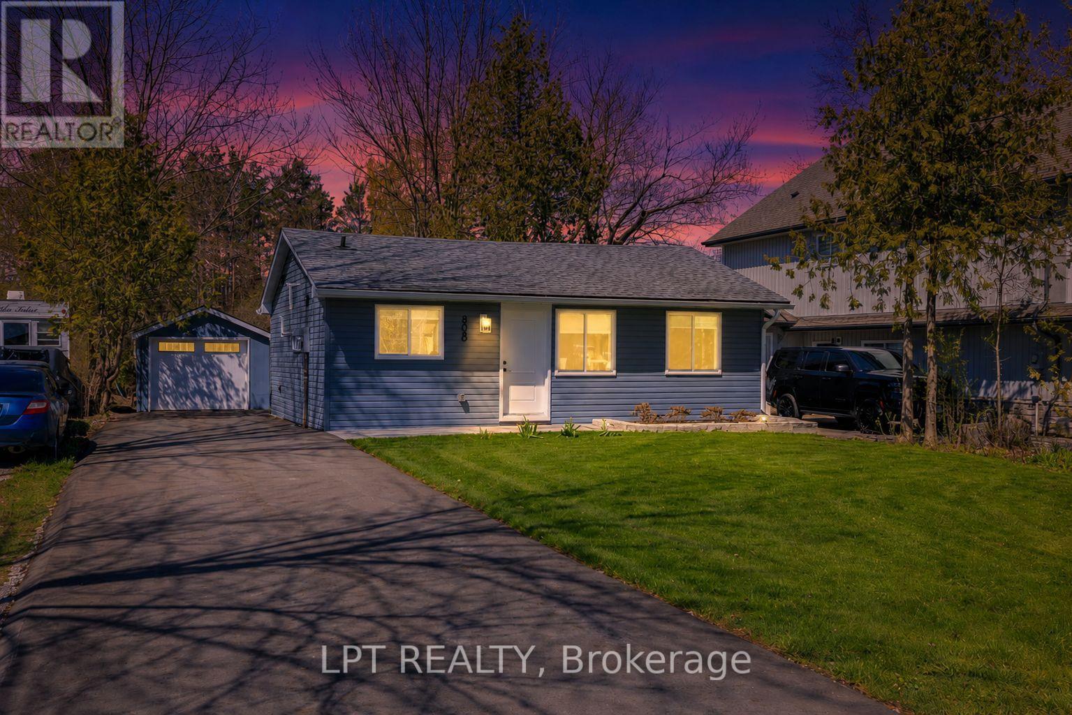 808 Montsell Avenue, Georgina, Ontario  L0E 1S0 - Photo 2 - N13154160