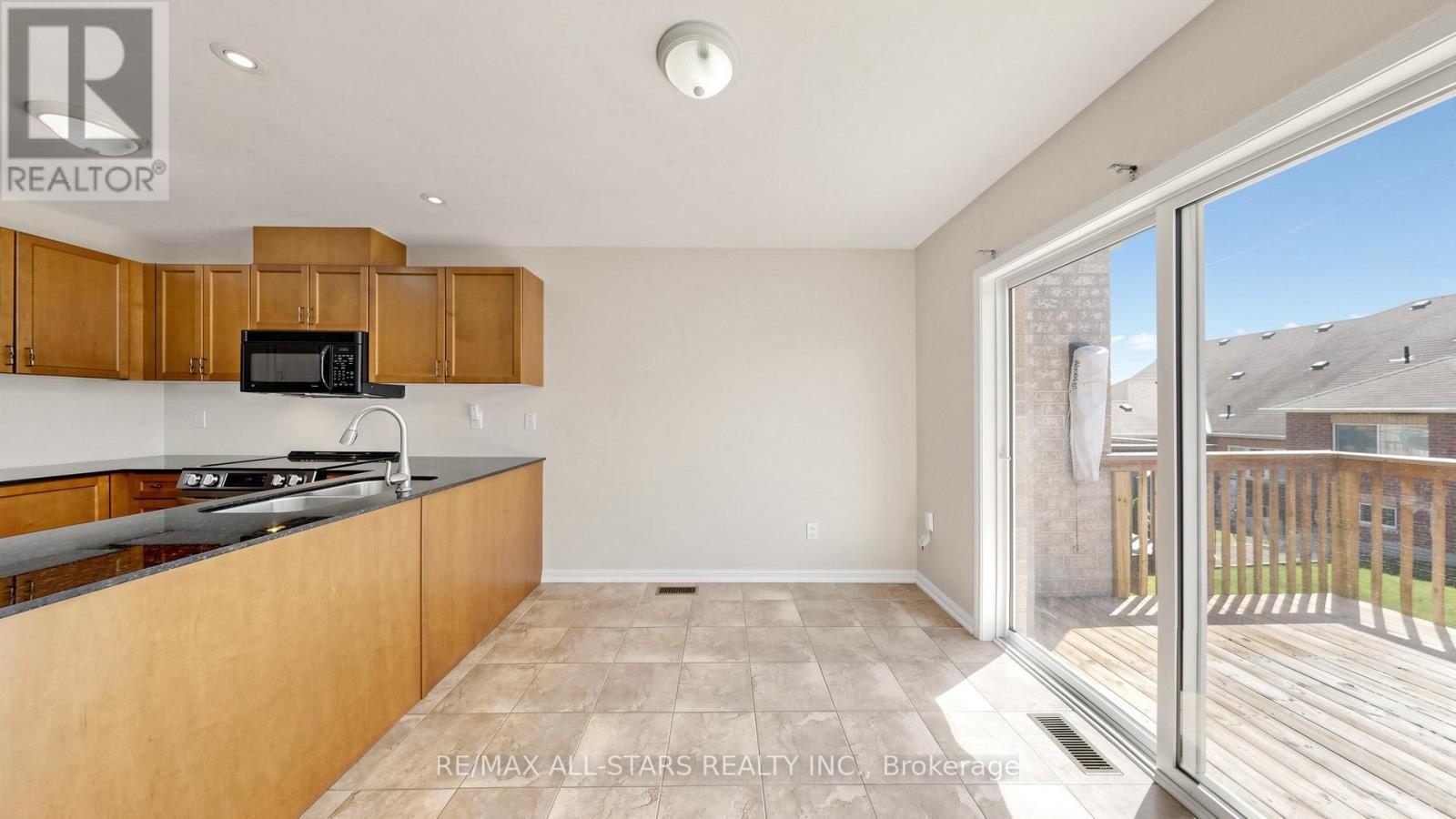 22 Geo Izatt Drive, Uxbridge, Ontario  L9P 0A4 - Photo 12 - N13154196