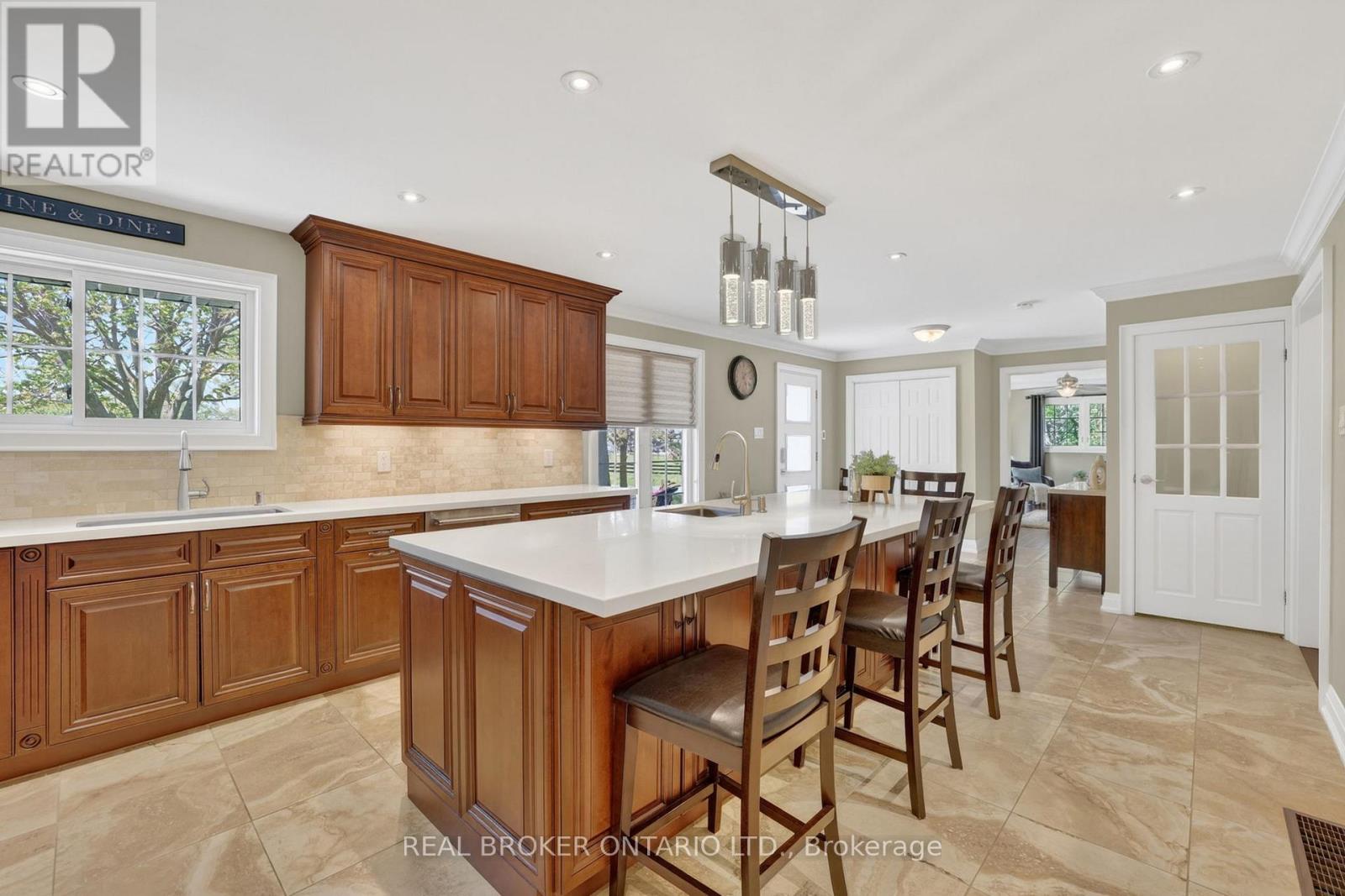 22213 Catering Road, East Gwillimbury, Ontario  L0G 1R0 - Photo 6 - N13154290