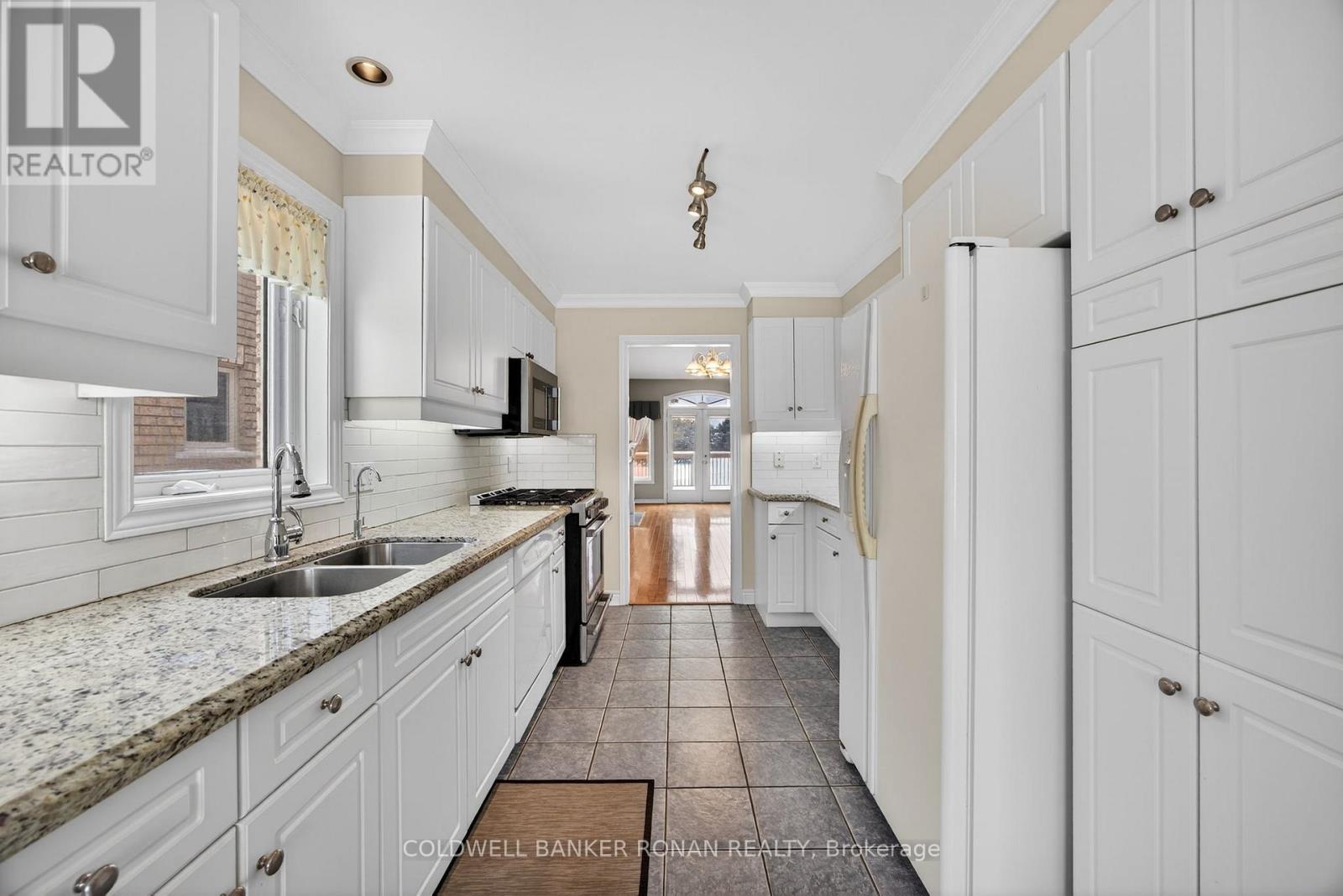 14 Via Amici, New Tecumseth, Ontario  L9R 2B4 - Photo 12 - N13154292