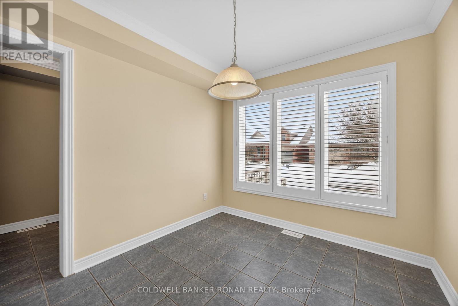 14 Via Amici, New Tecumseth, Ontario  L9R 2B4 - Photo 8 - N13154292