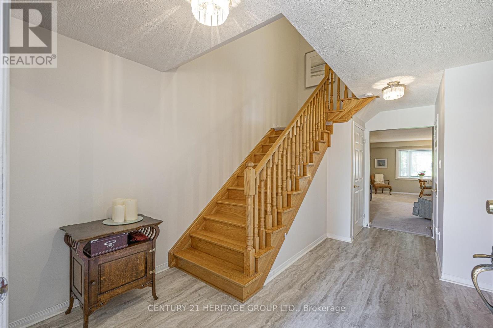707 Caradonna Crescent, Newmarket, Ontario  L3X 1W5 - Photo 4 - N13154310