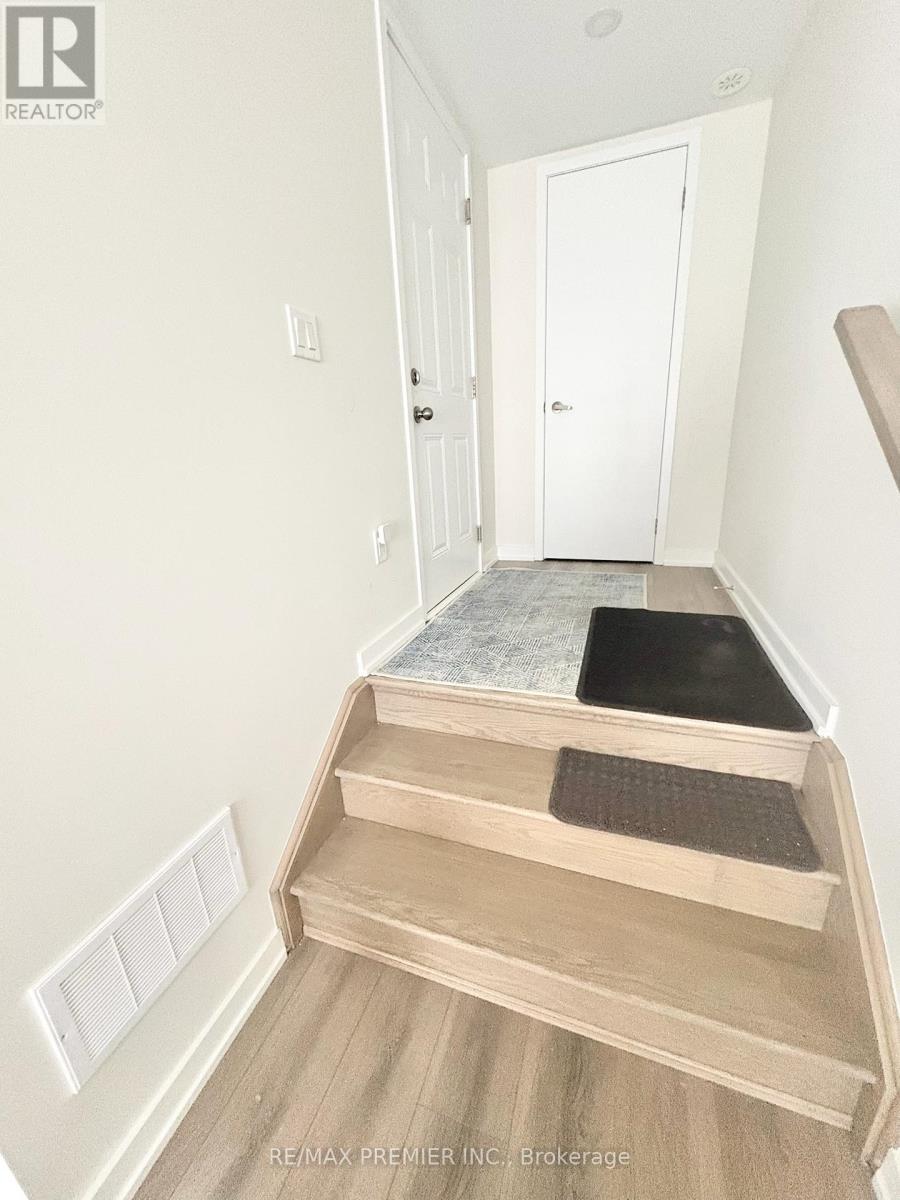 121 Rattenbury Road, Vaughan, Ontario L6A 5C6 - Photo 3 - N13154406
