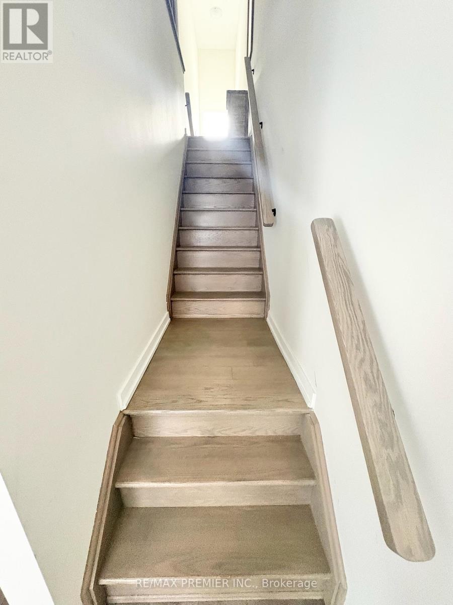 121 Rattenbury Road, Vaughan, Ontario L6A 5C6 - Photo 4 - N13154406
