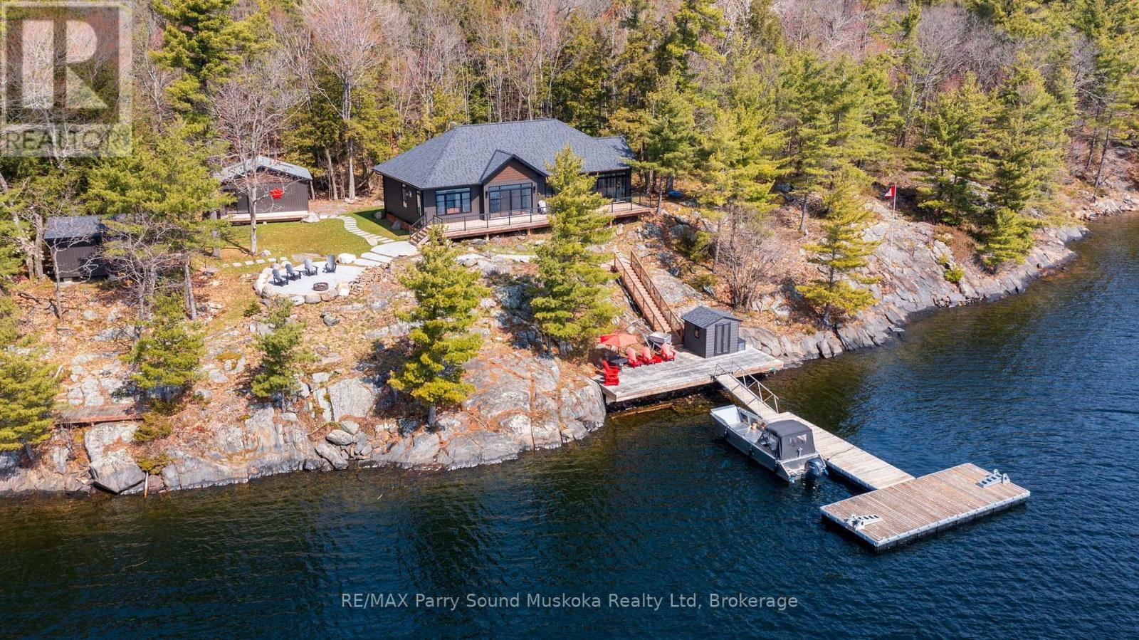 4 B690 ISLAND, The Archipelago, Ontario
