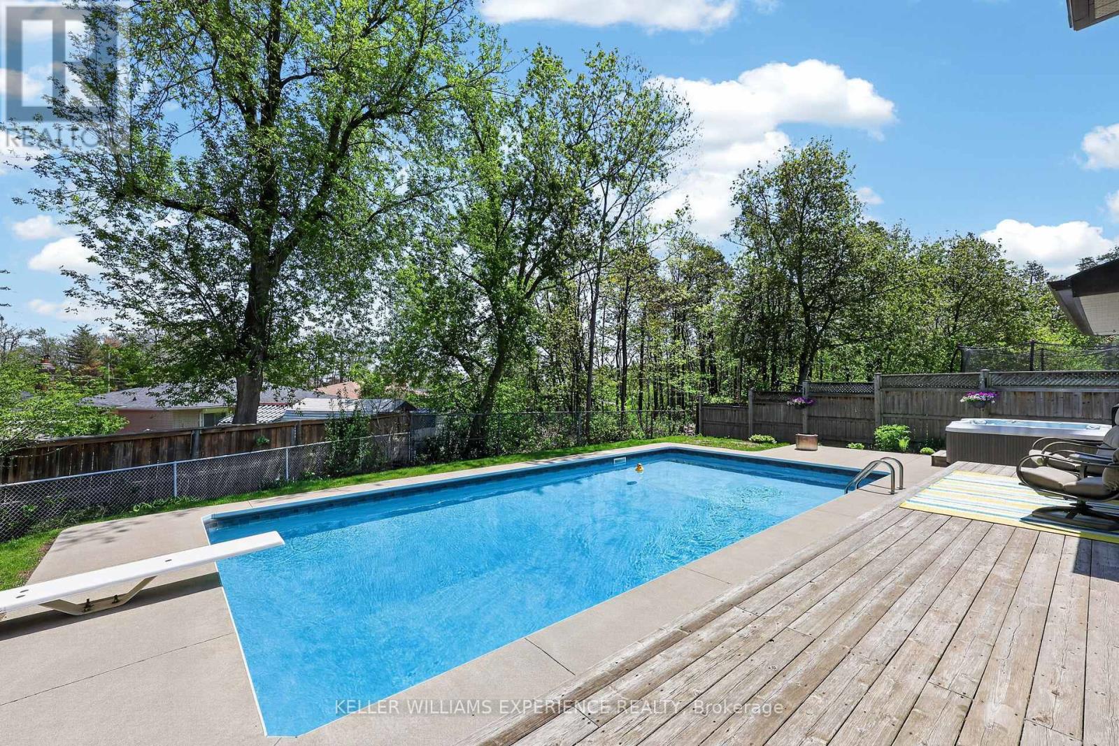 5 Atwood Court, Barrie, Ontario  L4N 4V3 - Photo 3 - S13153772