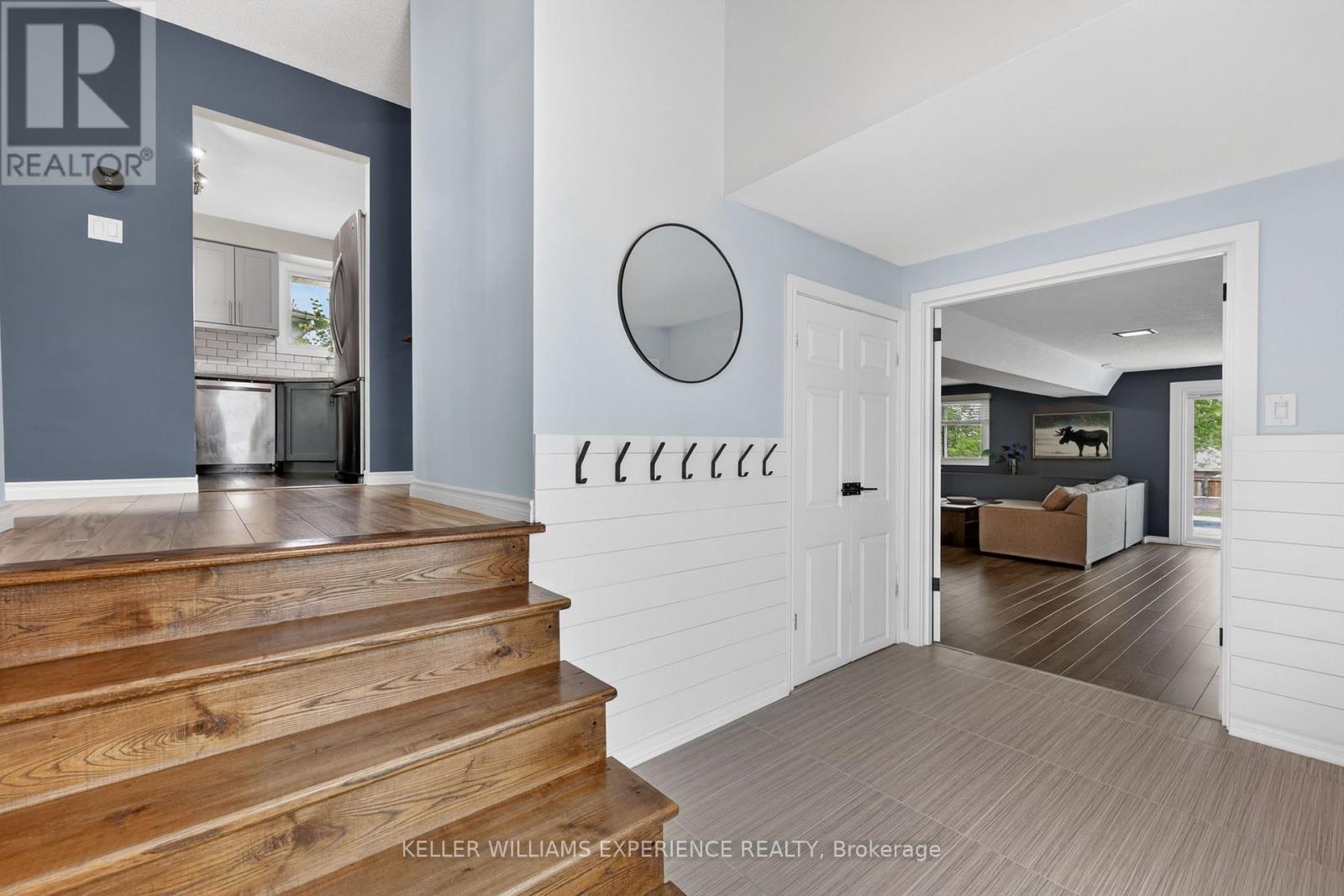 5 Atwood Court, Barrie, Ontario  L4N 4V3 - Photo 4 - S13153772