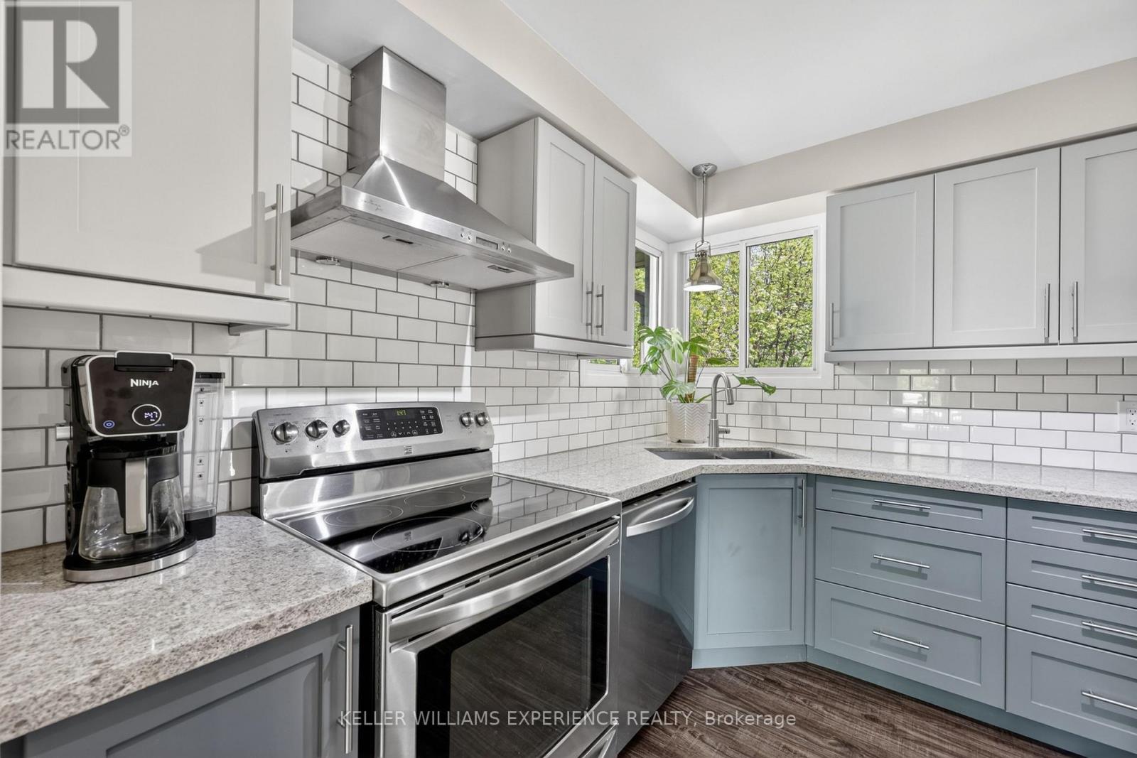 5 Atwood Court, Barrie, Ontario  L4N 4V3 - Photo 7 - S13153772